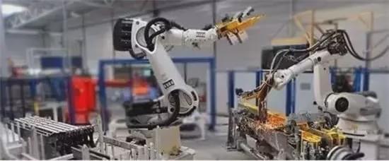 未來工業(yè)機(jī)器人的兩大演進(jìn)方向 智能化協(xié)作與柔性自適應(yīng)